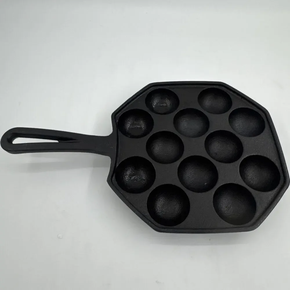 Vintage Cast Iron Gem/Muffin Pan w/12 Hemispherical Cups‎ w/Star Maker’s Mark